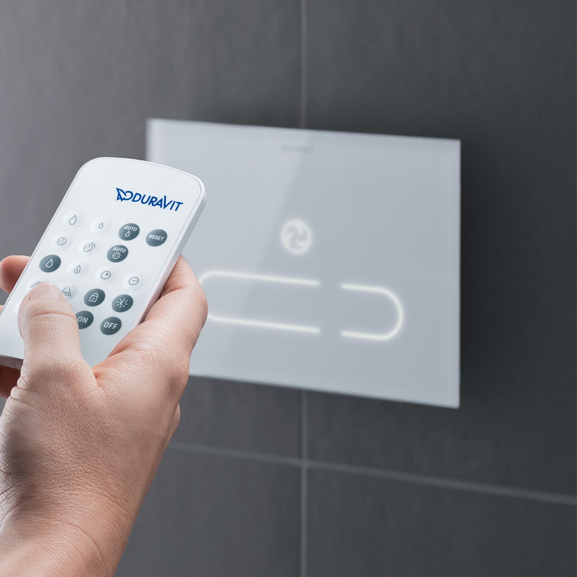 Механические и электронные кнопки смыва