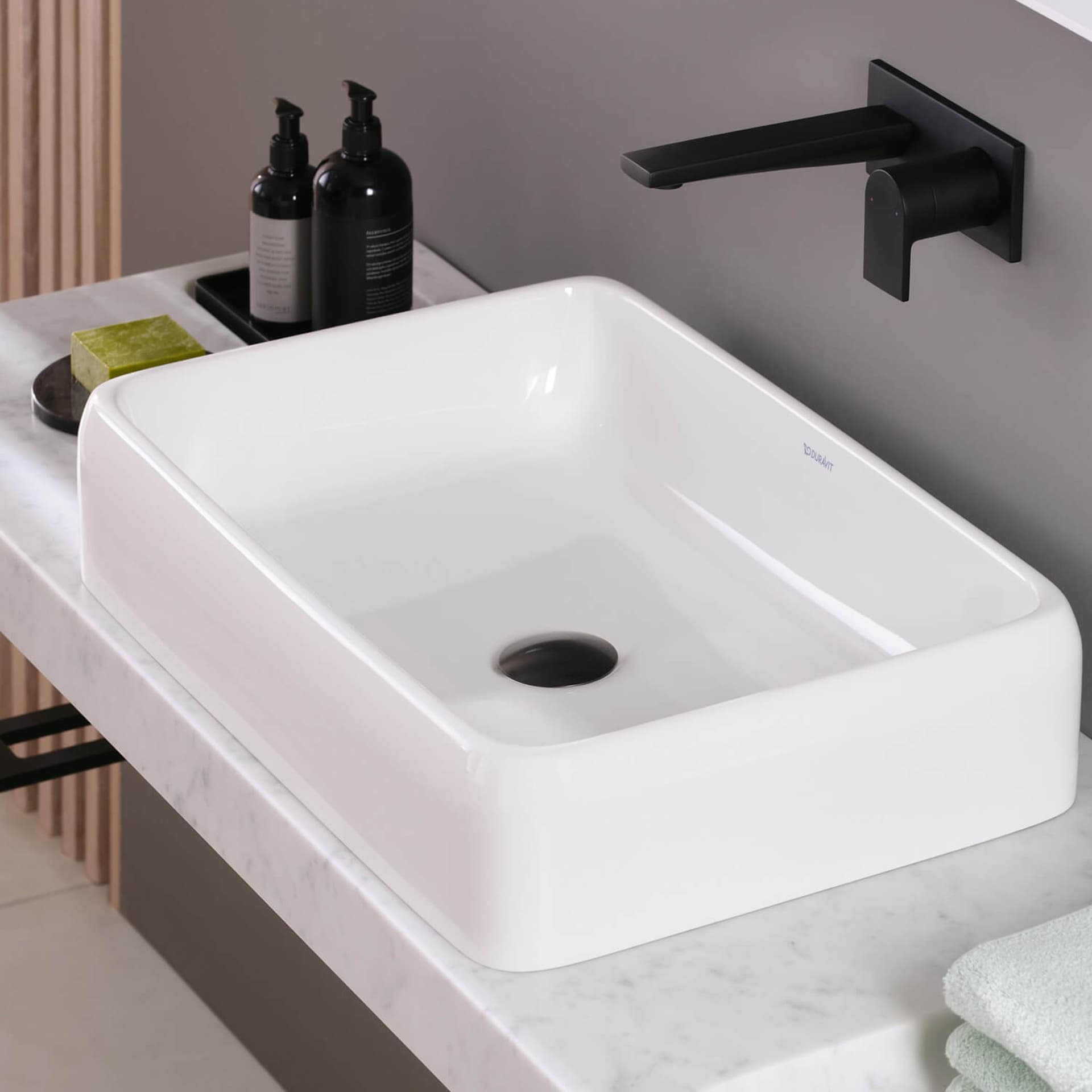 Натуральные материалы с тактильной отделкой